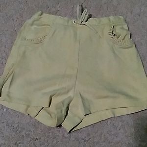 Young girls// size medium // yellow shorts